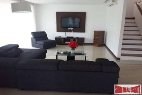 Chalet de 4 dormitorios en Jomtien Beach, Pattaya, Tailandia № 202533 - foto 3