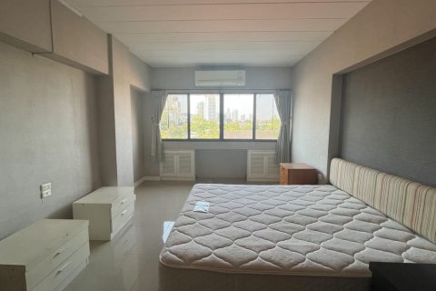 Condo in Watthana, Bangkok, Thailand, 2 bedrooms № 200938 - photo 5