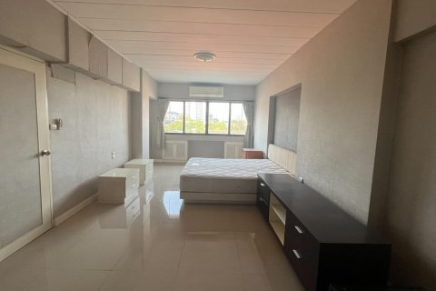 Condo in Watthana, Bangkok, Thailand, 2 bedrooms № 200938 - photo 4