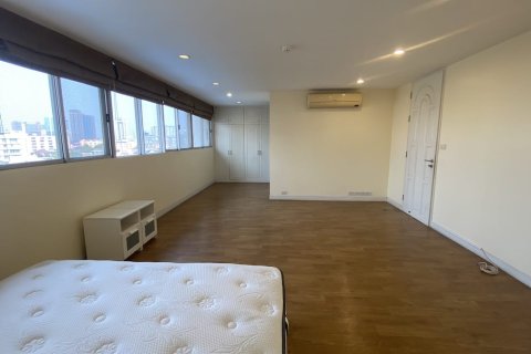 Condominio de 4 dormitorios en Watthana, Bangkok, Tailandia № 200936 - foto 9