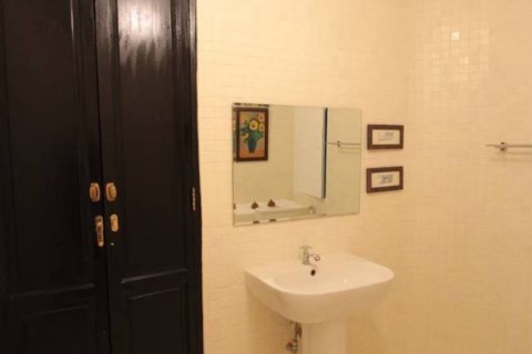 Condo in Bangkok, Thailand, 2 bedrooms  № 146698 - photo 9