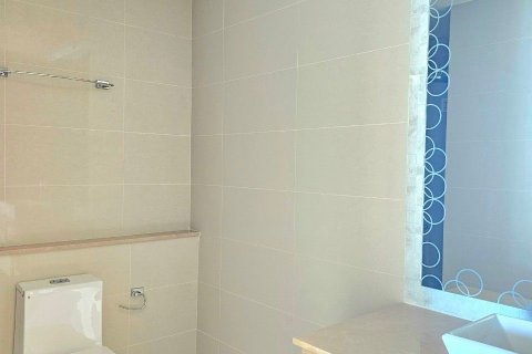 Condominio de 5 dormitorios en Pattaya, Tailandia № 75727 - foto 24