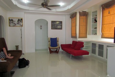 Condominio de 2 dormitorios en Pattaya, Tailandia № 176508 - foto 2
