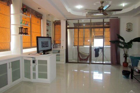 Condo in Pattaya, Thailand, 2 bedrooms  № 176508