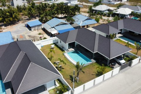 Villa in Hua Hin, Thailand 4 Schlafzimmer № 170017 - Foto 20