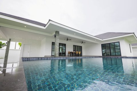 Villa in Hua Hin, Thailand 4 Schlafzimmer № 170017 - Foto 16