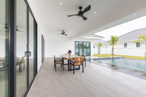 Villa in Hua Hin, Thailand 4 Schlafzimmer № 170017 - Foto 3