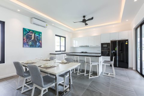 Villa in Hua Hin, Thailand 4 Schlafzimmer № 170017 - Foto 14