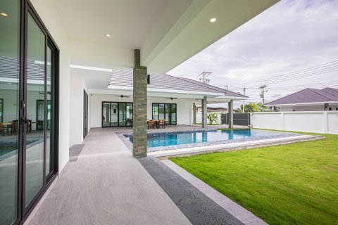 Villa in Hua Hin, Thailand 4 Schlafzimmer № 170017 - Foto 2