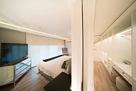 Ático de 3 dormitorios en Bangkok, Tailandia № 180778 - foto 11