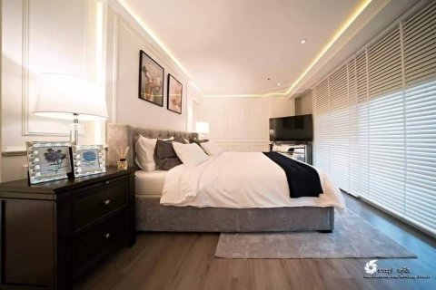 Ático de 3 dormitorios en Bangkok, Tailandia № 180778 - foto 16