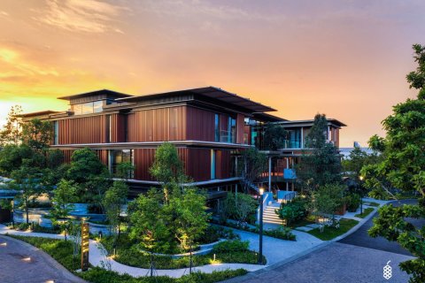 House in Bangkok, Thailand 4 bedrooms № 180776