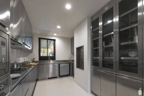 Casa de 4 dormitorios en Bangkok, Tailandia № 180776 - foto 17