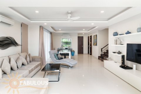 Chalet de 5 dormitorios en Bang Tao, Tailandia № 179375 - foto 4