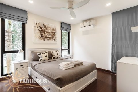 Chalet de 5 dormitorios en Bang Tao, Tailandia № 179375 - foto 13