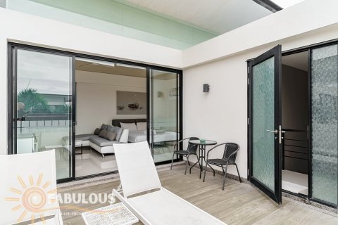 Chalet de 5 dormitorios en Bang Tao, Tailandia № 179375 - foto 15