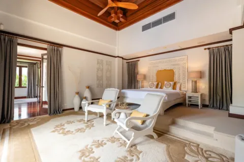 Chalet de 4 dormitorios en Phuket, Tailandia № 167096 - foto 10