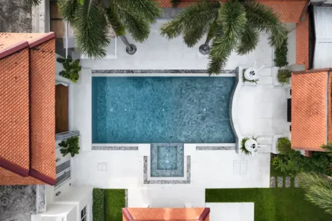 Chalet de 4 dormitorios en Phuket, Tailandia № 167096 - foto 17
