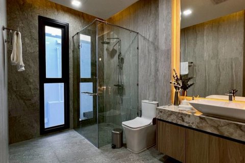 Casa de 5 dormitorios en Pattaya, Tailandia № 159718 - foto 15