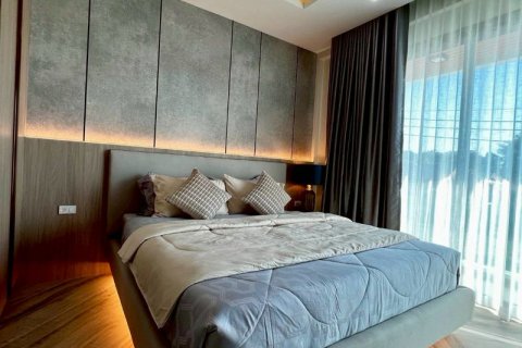 Casa de 5 dormitorios en Pattaya, Tailandia № 159718 - foto 13