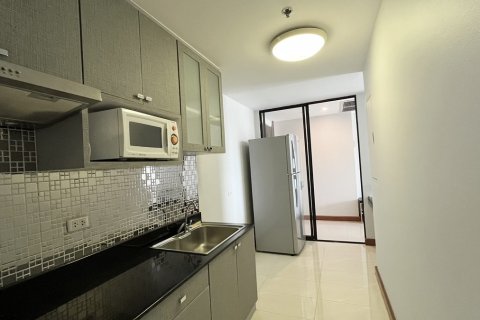 Condo à Watthana, Bangkok, Thaïlande, 2 chambres № 200811 - photo 16