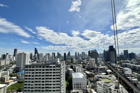 Condominio de 2 dormitorios en Watthana, Bangkok, Tailandia № 200807 - foto 19