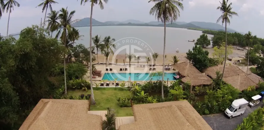 Chalet de 2 dormitorios en Ko Kaeo, Tailandia № 190812
