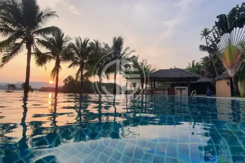Chalet de 2 dormitorios en Ko Kaeo, Tailandia № 190812 - foto 14