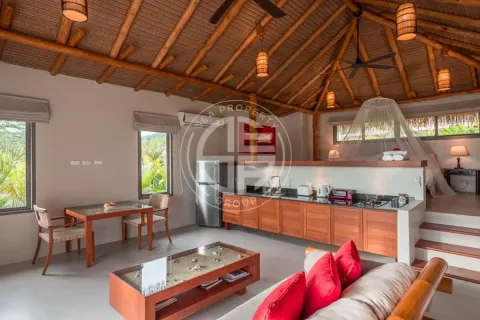 Chalet de 2 dormitorios en Ko Kaeo, Tailandia № 190812 - foto 3