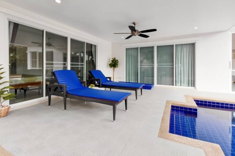 Chalet de 3 dormitorios en Hua Hin, Tailandia № 163847 - foto 7