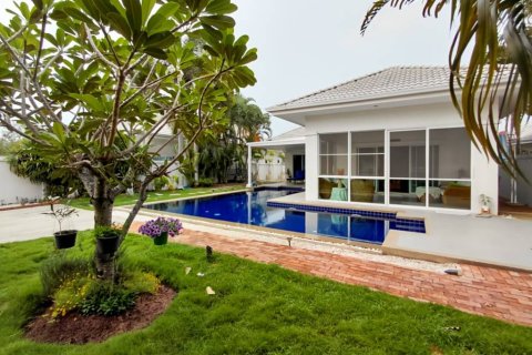 Chalet de 3 dormitorios en Hua Hin, Tailandia № 163847 - foto 8