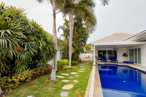 Chalet de 3 dormitorios en Hua Hin, Tailandia № 163847 - foto 3