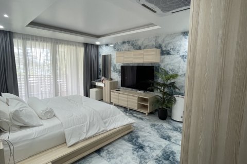 Penthouse in Kathu, Thailand 3 bedrooms № 149898 - photo 17