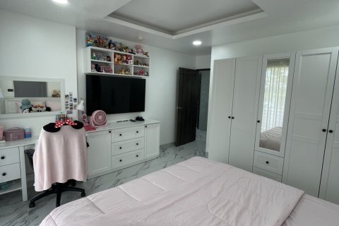 Penthouse in Kathu, Thailand 3 bedrooms № 149898 - photo 20