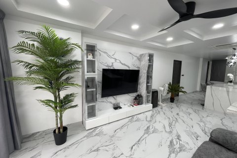Penthouse in Kathu, Thailand 3 bedrooms № 149898 - photo 6