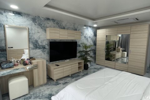 Penthouse in Kathu, Thailand 3 bedrooms № 149898 - photo 16