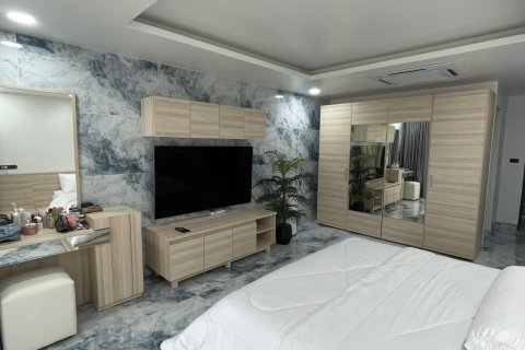Penthouse in Kathu, Thailand 3 bedrooms № 149898 - photo 15