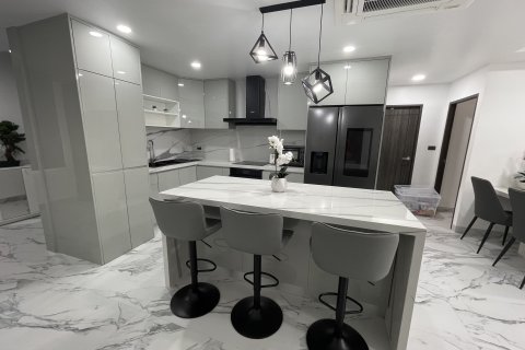 Penthouse in Kathu, Thailand 3 bedrooms № 149898 - photo 11