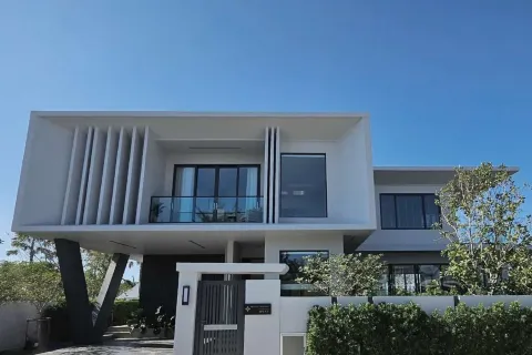 Casa de 3 dormitorios en Pattaya, Tailandia № 171030