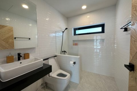 Casa de 3 dormitorios en Pattaya, Tailandia № 70754 - foto 20