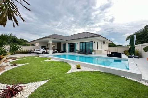 Casa de 3 dormitorios en Pattaya, Tailandia № 70754 - foto 2