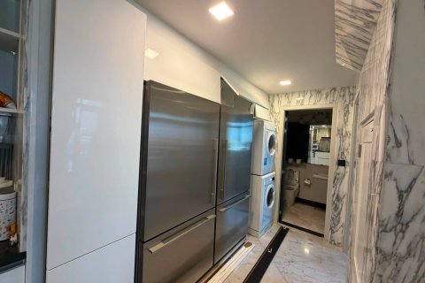Condo à Sathon, Bangkok, Thaïlande, 3 chambres № 232941 - photo 8