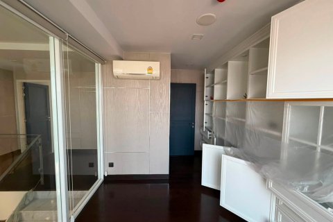 Condo à Sathon, Bangkok, Thaïlande, 3 chambres № 232941 - photo 14