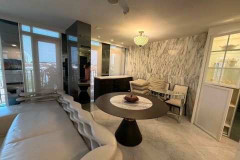 Condo à Sathon, Bangkok, Thaïlande, 3 chambres № 232941 - photo 5
