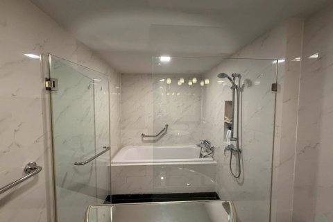 Condo à Sathon, Bangkok, Thaïlande, 3 chambres № 232941 - photo 18