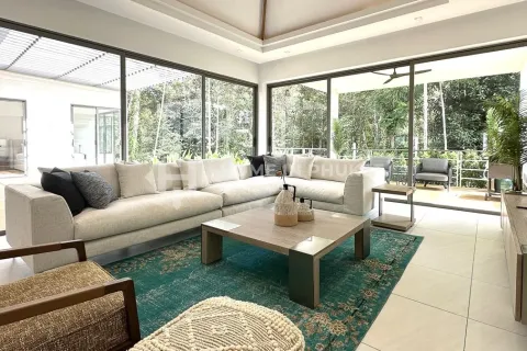 Casa de 4 dormitorios en Phang Nga, Tailandia № 152317 - foto 4