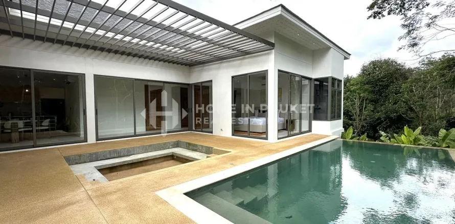 Casa de 4 dormitorios en Phang Nga, Tailandia № 152317