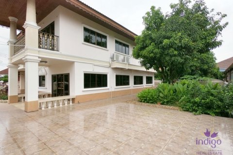House in Chiang Mai, Thailand 5 bedrooms № 162624 - photo 2