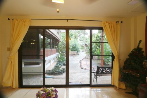 Casa de 4 dormitorios en Udon Thani, Tailandia № 167250 - foto 20