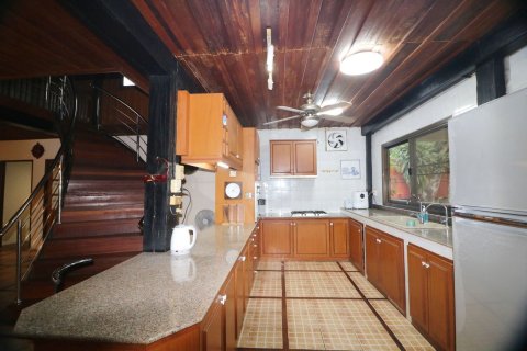 Casa de 4 dormitorios en Udon Thani, Tailandia № 167250 - foto 10